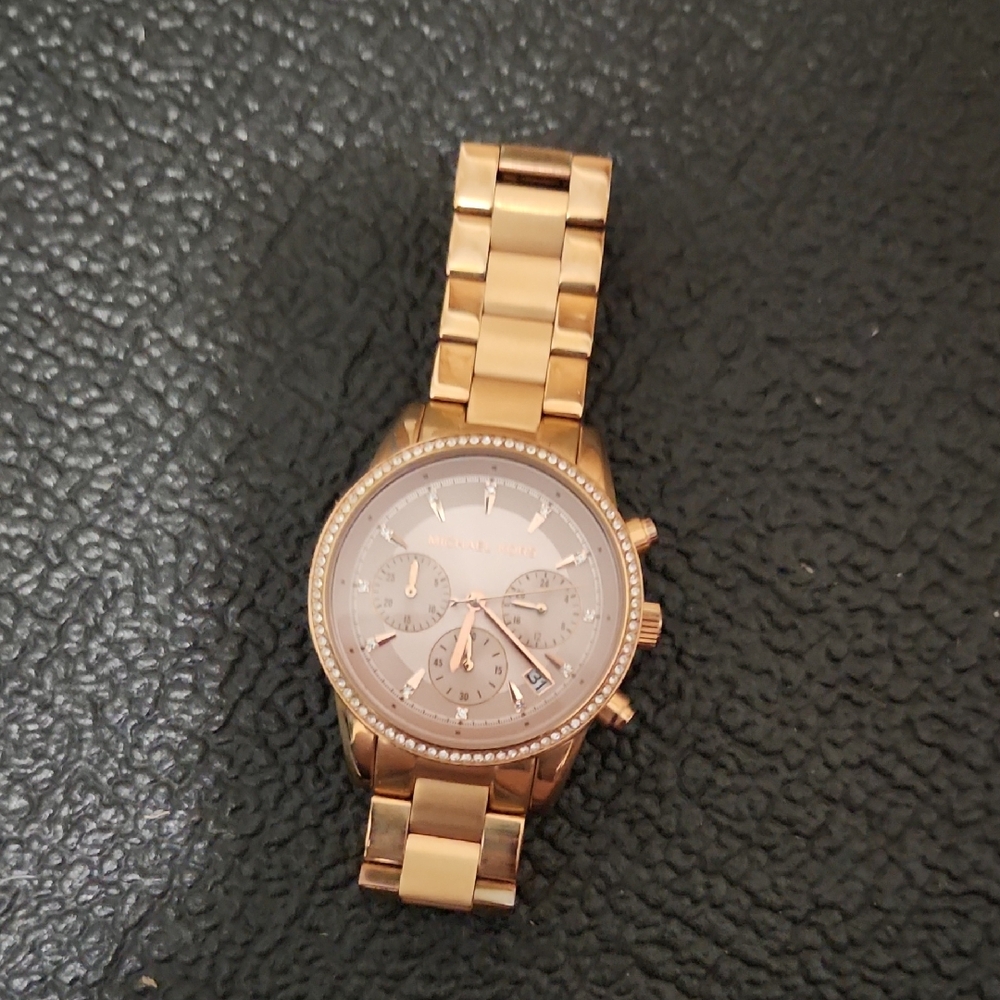Elegant Gold Women's Watch